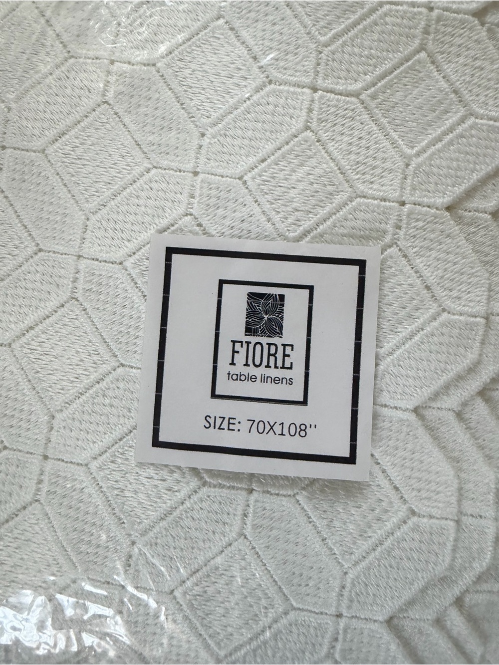 Fiore Diamond Eyekelt White Table Linen - 70x108" NEW in bag
